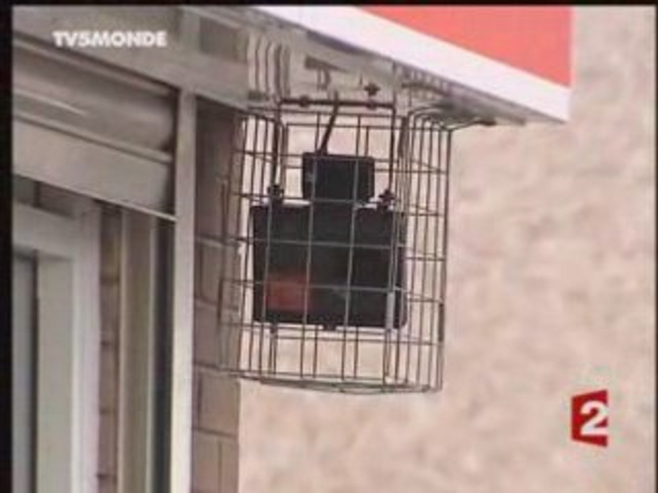 Mosquito anti-jeunes - JT France 2 - 02-04-2008 -