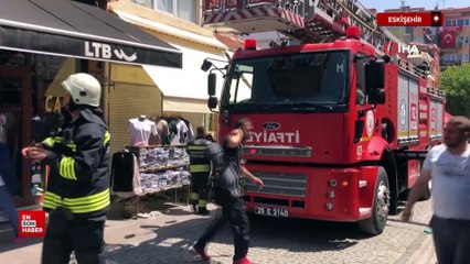 Eskişehir'de yangın esnasında duyarsız vatandaşlar, ekiplere zorluk çıkardı