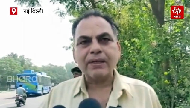 दिल्ली में सड़क पर खड़ी बस में मिली लाश, सिर पर चोट के निशान, पुलिस जांच में जुटी