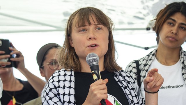 Greta Thunberg claims she has been kidnapped in international waters by Israeli forces