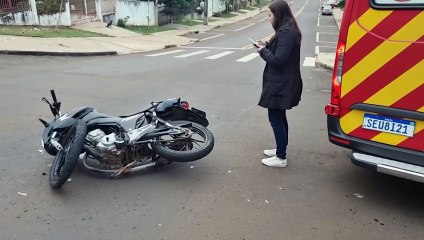 Motociclista quebra a perna em acidente de trânsito no Santa Cruz