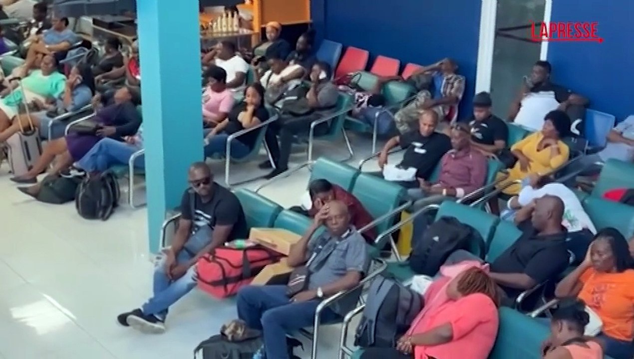 Haiti, gli ultimi 'viaggiatori' verso gli Usa: l'imbarco prima della chiusura delle frontiere