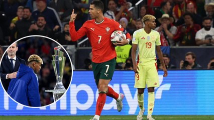 Lamine Yamal se va del campo en premiación de CR7