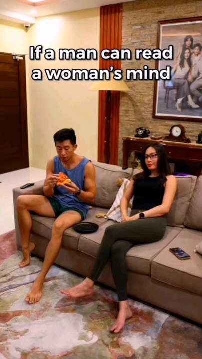 #unbox #husbandwife #man #woman #sn2sg #funny #sunnight #lover #sunnightmusic #couple #sunnightpop #shewantstobe #couplegoals #understand #soulmate #feedingtime #pizza #crispy #crusty #crumble #eating #surprise #prank #leftovers #crumb #pasta #share