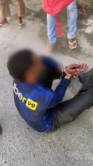 Homem é ‘algemado’ após ser apontado como autor de roubo em bairro de Salvador