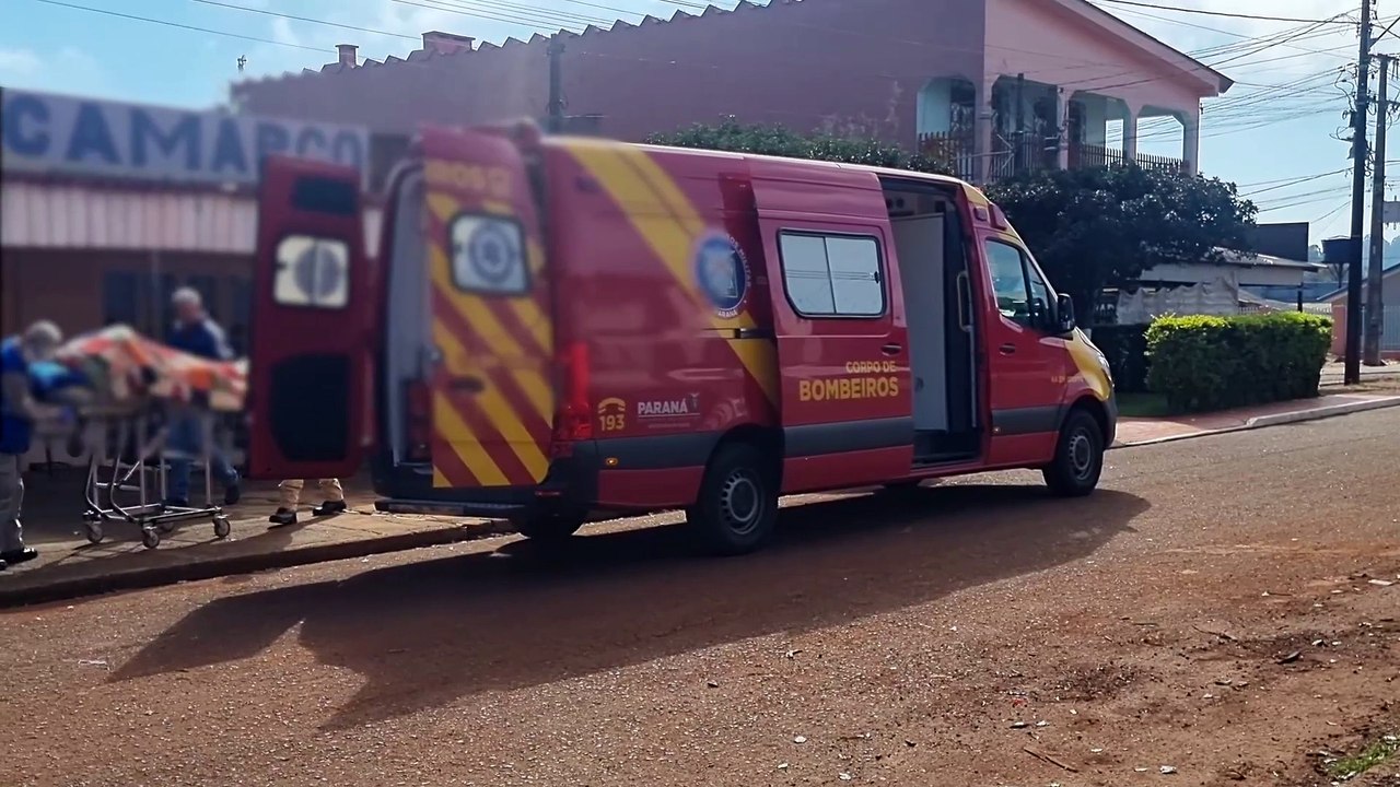 Idoso é socorrido pelo Siate após perder força nas pernas e sofrer queda no Cascavel Velho