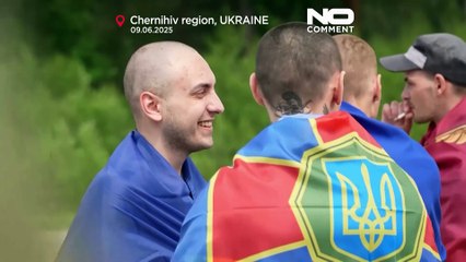 En images, un nouvel échange de prisonniers de guerre entre la Russie et l'Ukraine en cours