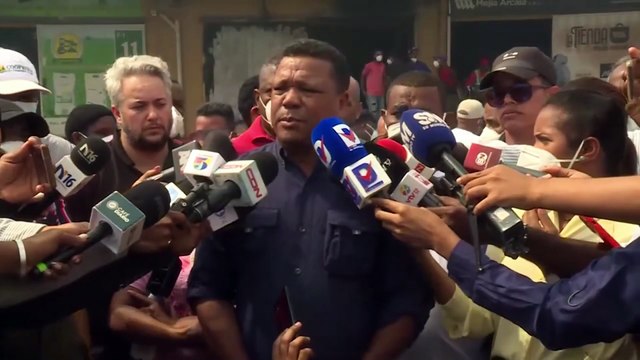 Unos 110 locales resultaron afectados en el incendio del merca santo domingo