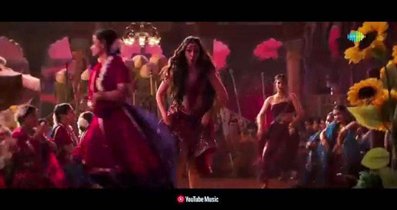 Aayi Nai -Stree 2 _ Shraddha Kapoor _ Rajkummar Rao _ Sachin-Jigar _Pawan Singh,Simran,Divya,Amitabh_720p