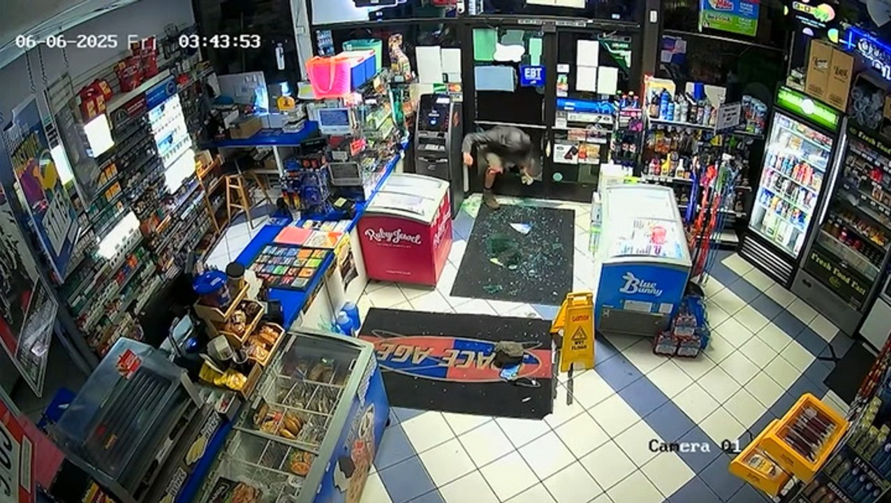 Bizarre moment burglar breaks into Oregon gas station, sets himself on fire, fights K9 then gives up