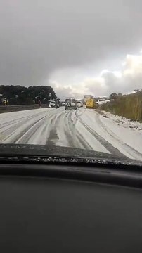 Chuva de granizo atinge cidade da Serra catarinense e assusta moradores