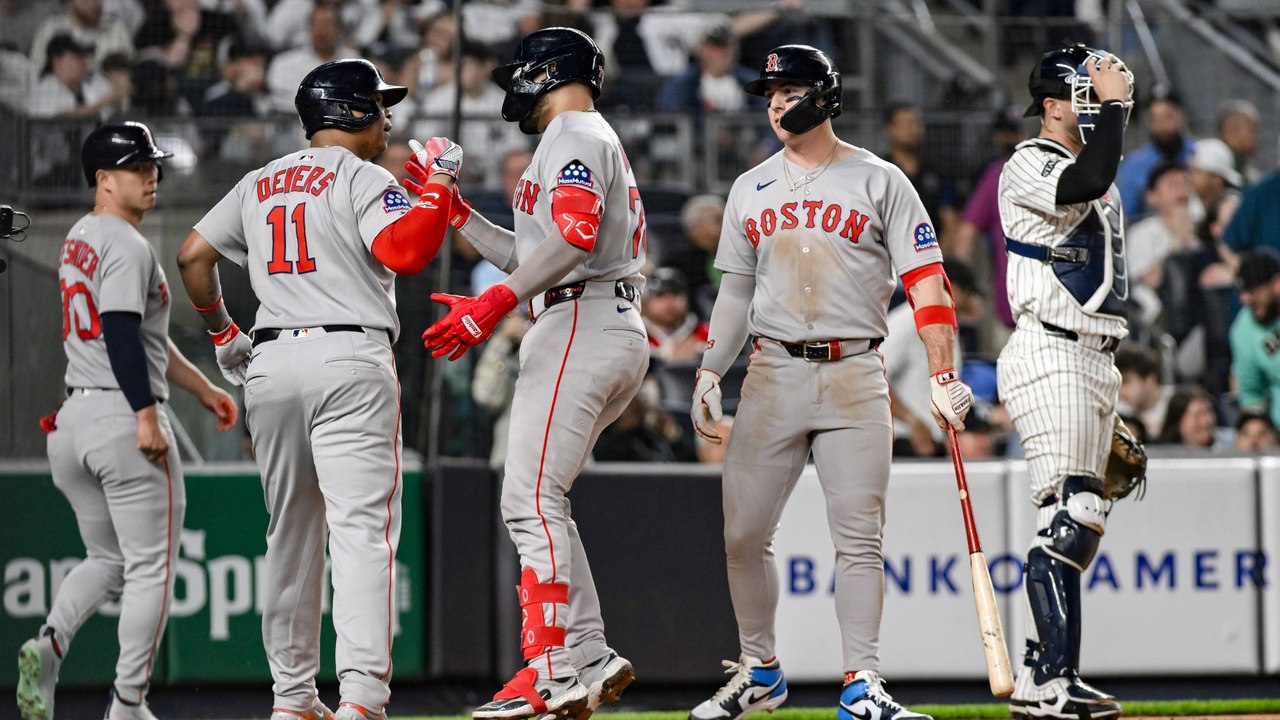 Red Sox Triumph Over Yankees 11-7, Hit Five Homers in Victory