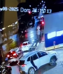 Mulher rendida com arma na cabeça perde carro e joias em JF