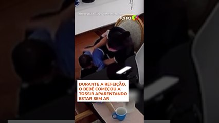 Influenciadora salva filho de 8 meses com manobra de desengasgo #shorts