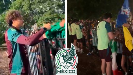 México vs. Turquía: Aficionados visitan a los jugadores en el hotel en busca de fotos y firmas, Memo Ochoa el más buscado