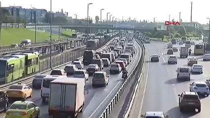 Tatilciler geri döndü; trafik durma noktasına geldi