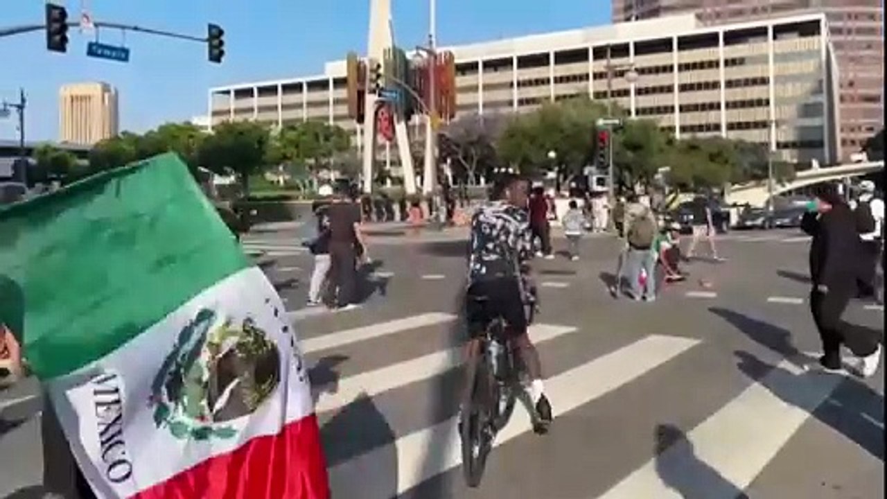 Qué está pasando en Los Ángeles: claves de las protestas que Trump se ha lanzado a reprimir