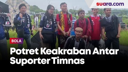 Potret Keakraban Suporter Timnas Indonesia dan Jepang di Panasonic Stadium