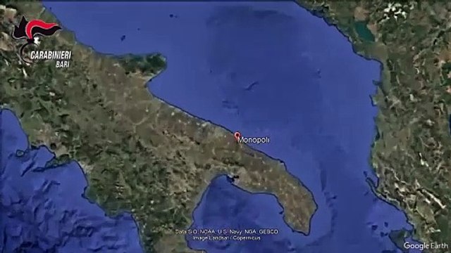 Bari - Rapina in farmacia a Monopoli, arrestato un 52enne: incastrato da una macchia sulla mano (10.06.25)