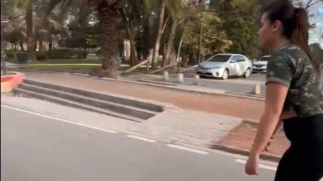 Rollerblading fail: Girl loses control while rollerblading and scrapes her knee