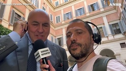 Crosetto canta "C'era un ragazzo" di Morandi con Karaoke Reporter