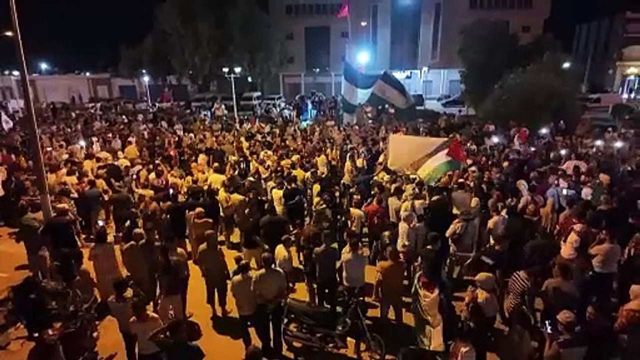 قافلة "الصمود" التضامنية تعبر الحدود التونسية الليبية (منظمون)