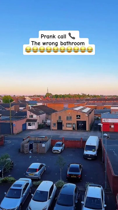 The wrong bathroom _ Funny prank calls 😂😂