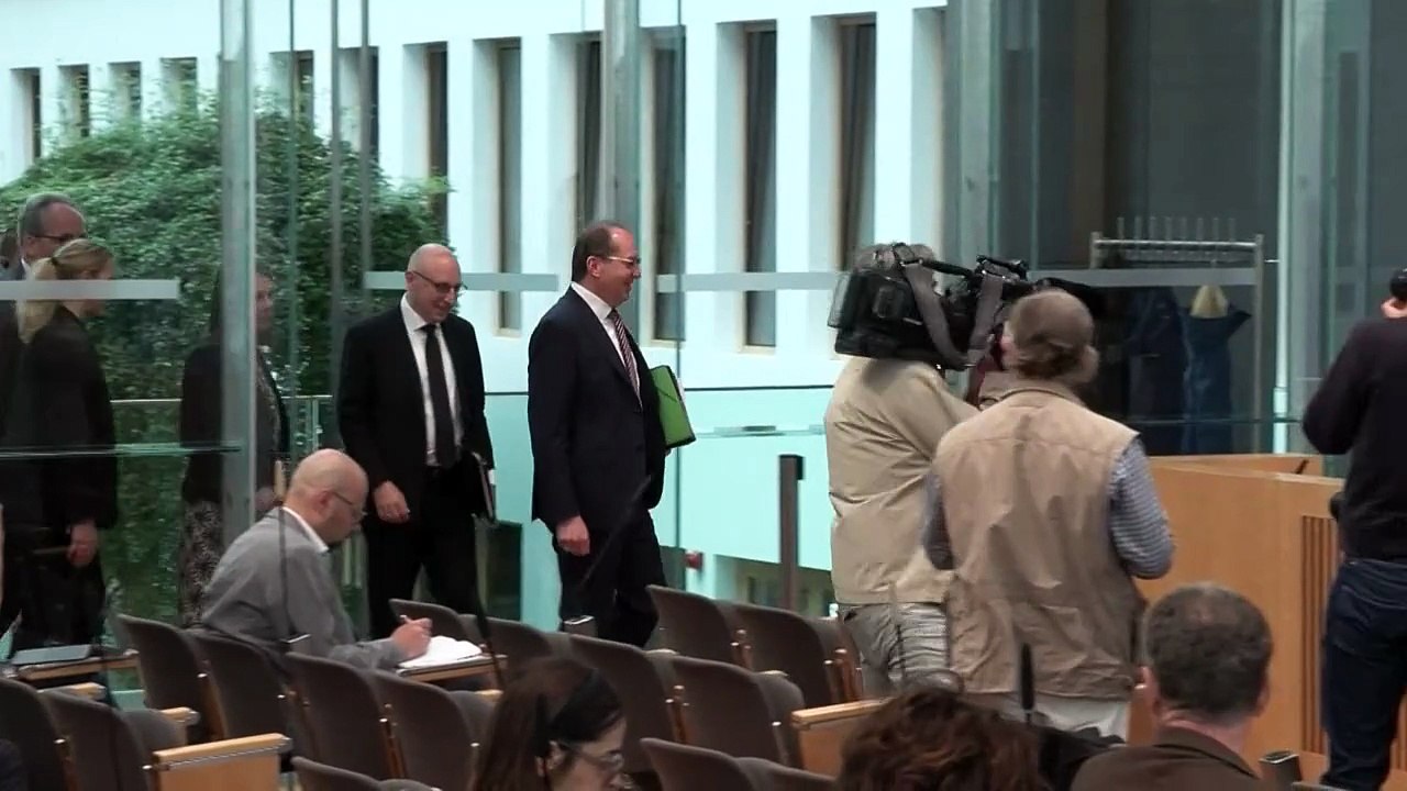 Dobrindt: Zahl der Extremisten stark angestiegen