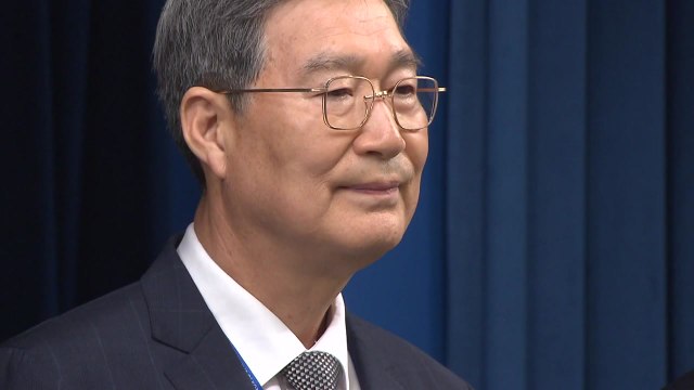 오광수 민정수석, '아내 부동산 차명관리' 논란에 송구하다 / YTN