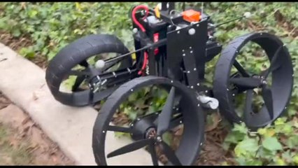 Caltech inventa il drone che si trasforma in un rover