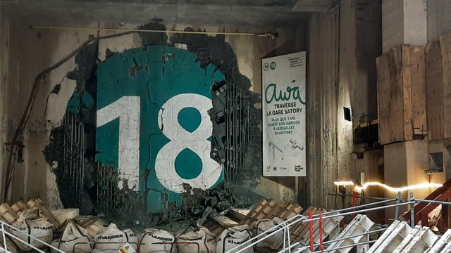 awa-le-tunnelier-de-la-ligne-18-du-metro-du-grand-paris-arrive-a-versailles