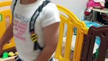 大はしゃぎでおやつの栗を食べるスヌーピーのTシャツの3歳児男の子（発達障がい（知的障害）-自閉性スペクトラム症）　 #子どもの発達　#ピーナッツ　#可愛い　#かわいい　#喃語
