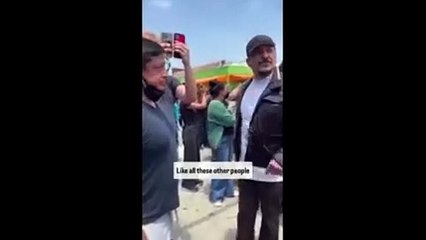 “¡Traicionas a tu gente!”: Migrante encara a agente del FBI latino durante protestas en Los Ángeles