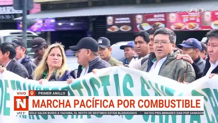 Marcha de micreros hasta YPFB; exigen combustible