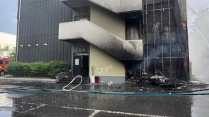 충남대 학생회관 외벽에서 불...다친 사람 없어 / YTN