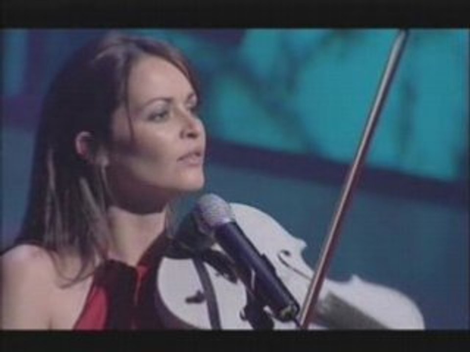 The Corrs - Runaway (Royal Variety Performance)