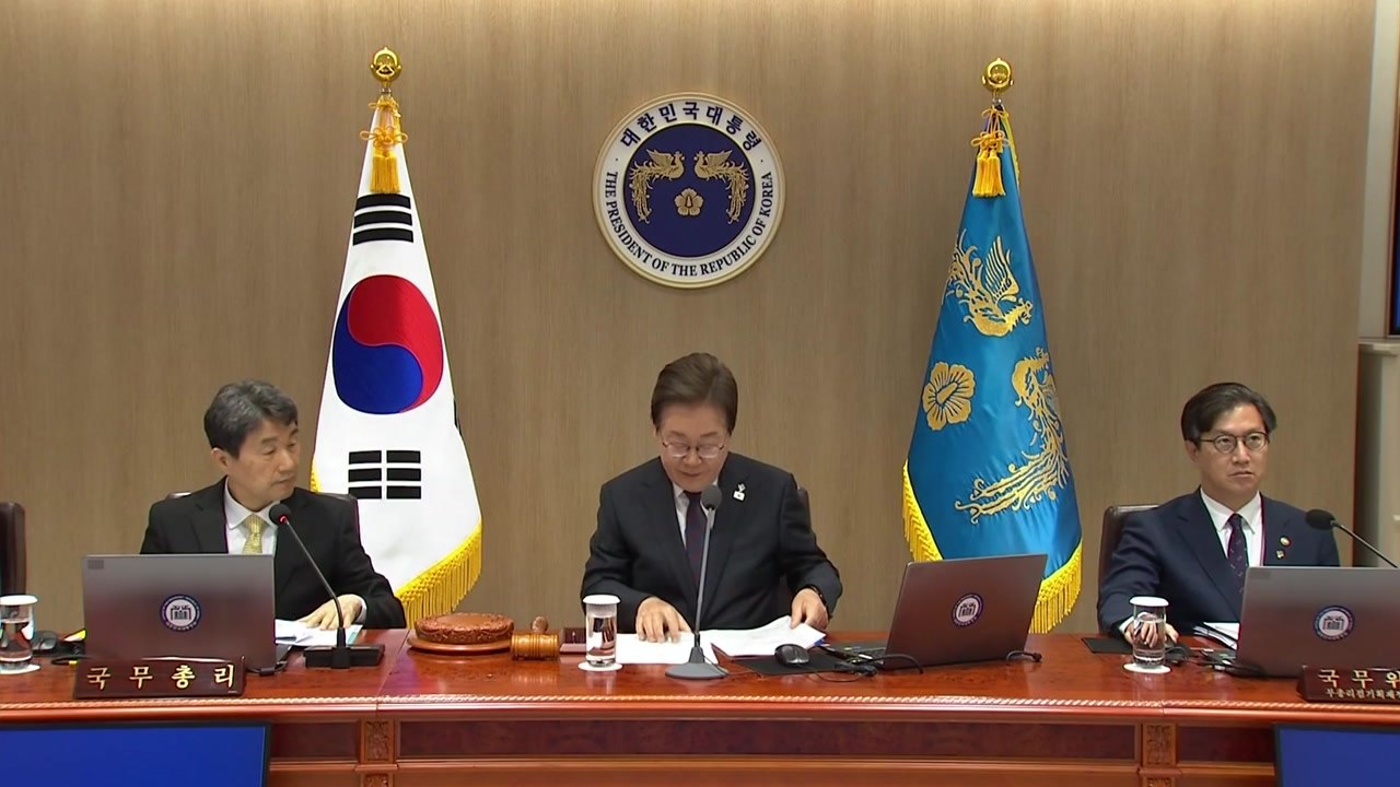 "법무부 장관도 검사 징계 청구 가능" 관련법 공포 / YTN