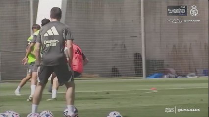 XABI ALONSO se VISTE de JUGADOR en el SEGUNDO ENTRENAMIENTO con el REAL MADRID