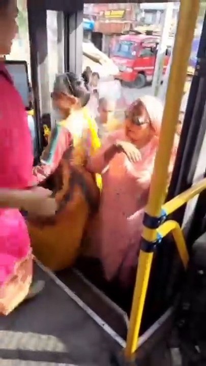 Indian lady slapped older women in buss _viral Indian video #viral #trending #Indian #bus #tiktoker #dance #Bollywood #reels #viral shorts #reels2025
