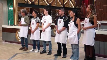 ¿Delantales de colores, qué les espera a los cocineros esta noche?