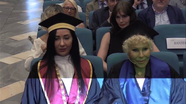 Ornella Vanoni conquista anche l’università: laurea honoris causa tra ricordi, ovazioni e risate