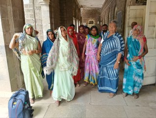 आरोप : अतिक्रमण हटाने के नाम पर वन अधिकार कानून की उड़ा रहे धज्जियां -माधुरी बेन