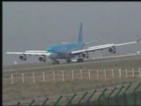 Landing A340 Air-Tahiti-Nui at the Airport of Roissy CDG
