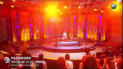 Password'da Melis Sezen'den dans şov!