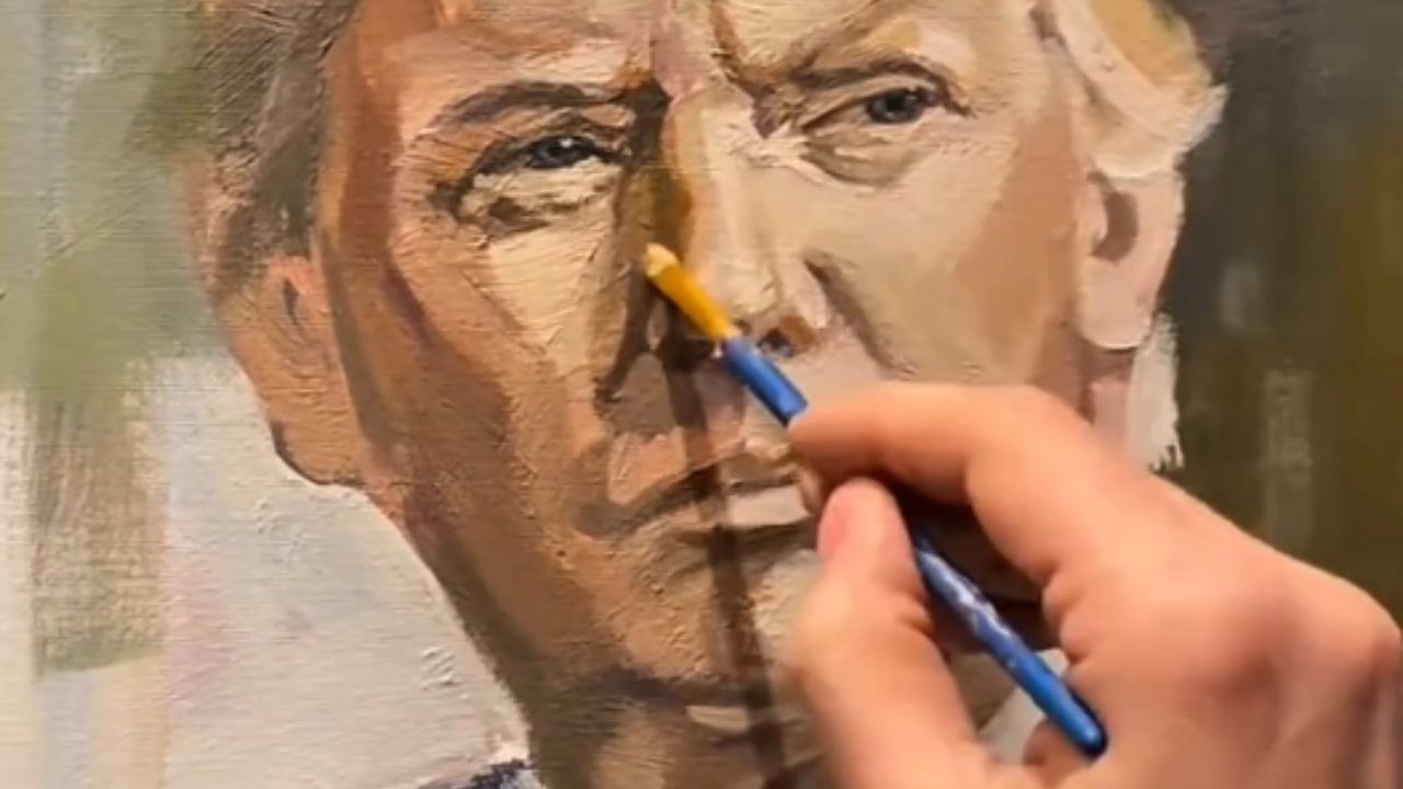 Gifted Polish artist brings surreal Donald Trump portrait to life *Timelapse*