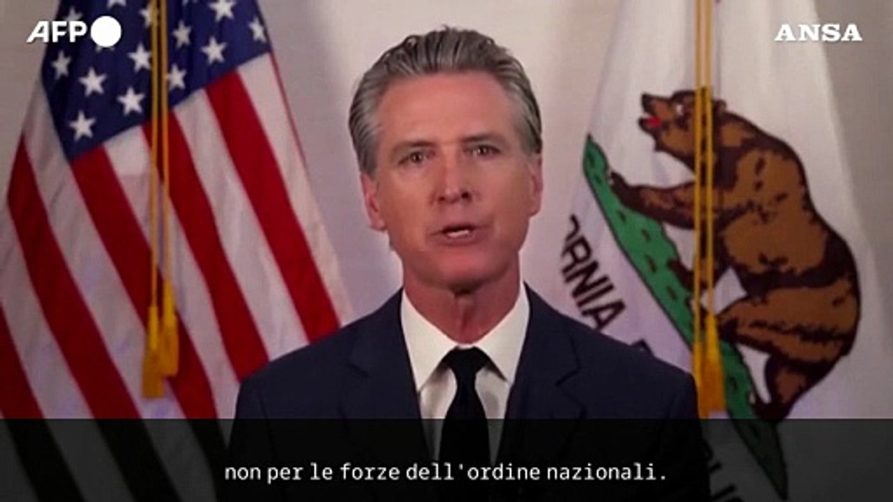 Il Governatore della California: "La democrazia e' sotto attacco"