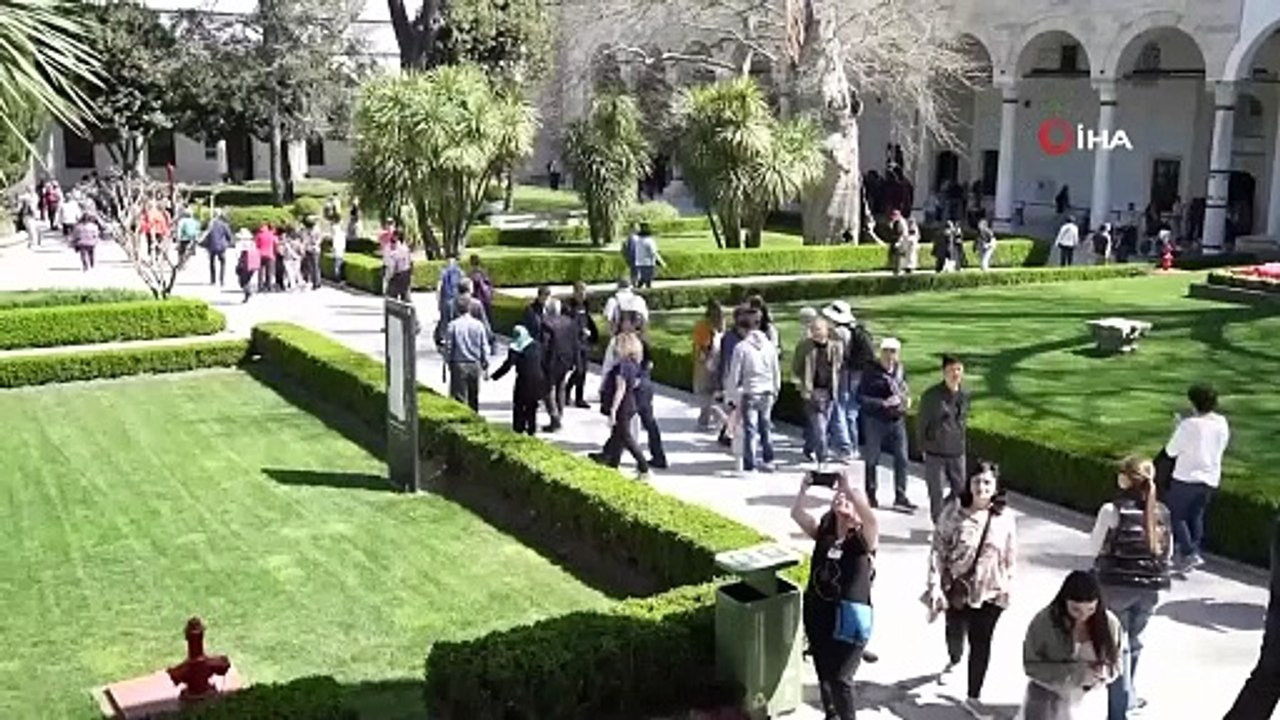 Bakan Ersoy açıkladı! Bayramda müzeler ve ören yerleri ziyaretçi rekoru kırdı... Güneş doğarken Nemrut’ta, batarken Efes’teydiler
