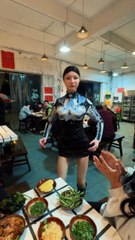 mesera robot 😁😆