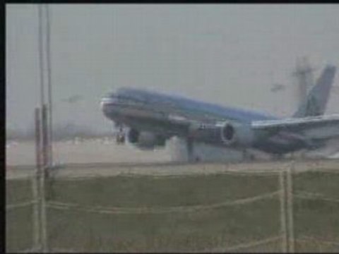Take off Boeing767 American-Airlines airport of Roissy CDG