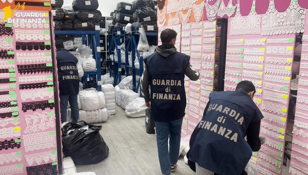 Prato, maxi sequestro nel distretto tessile: oltre 3 milioni di prodotti irregolari (11.06.25)